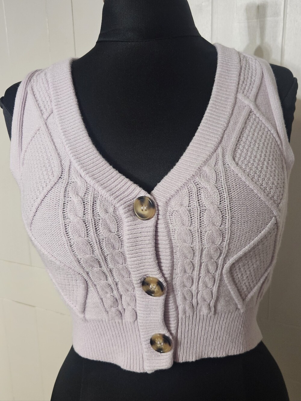 Sincerely Jules Cable Knit Button-Front Sleeveless Sweater Vest: Lilac/Lavender